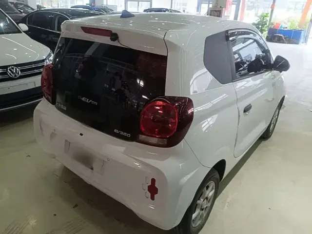 Roewe Clever — Фото автомобиля 6
