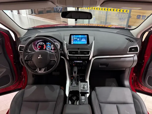 Mitsubishi Eclipse Cross — Фото автомобиля 11