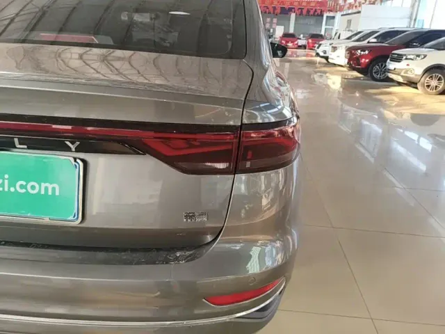 Geely Emgrand — Фото автомобиля 7