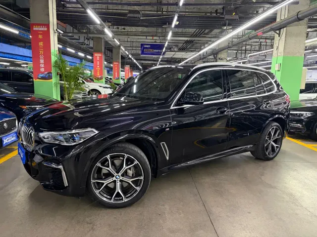Фотография автомобиля — BMW X5