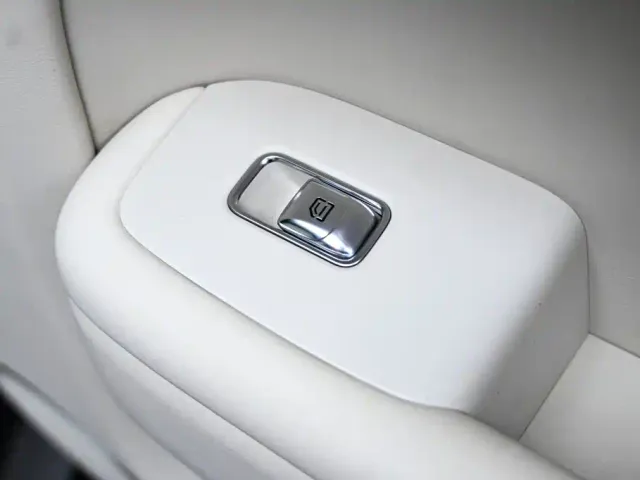 Li Auto L9 — Фото автомобиля 27