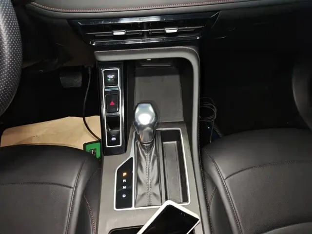 Roewe i5 — Фото автомобиля 13