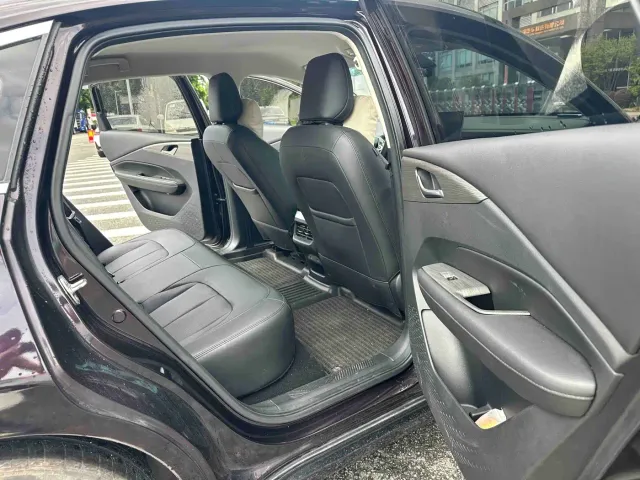 Wuling Starlight — Фото автомобиля 13