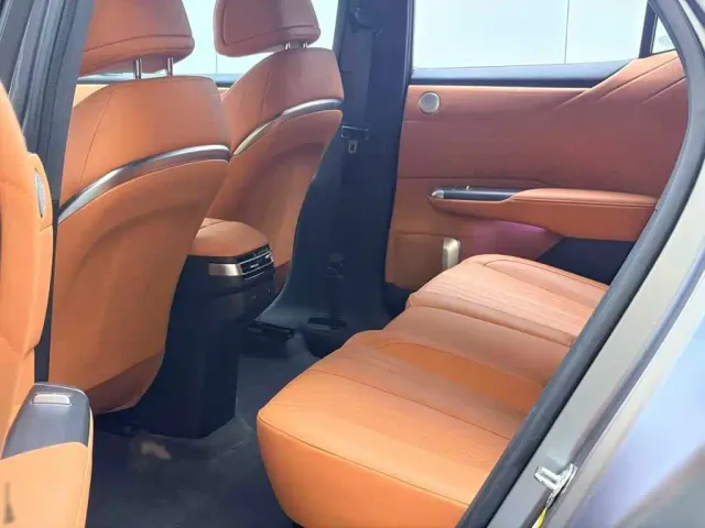 Changan Qiyuan E07 — Фото автомобиля 16