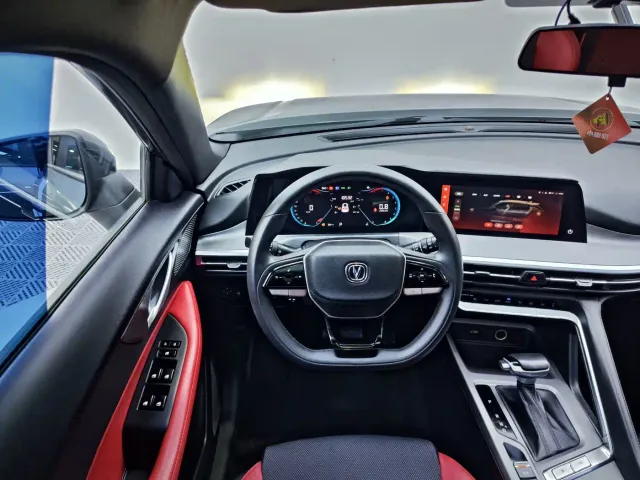 Changan CS35 Plus — Фото автомобиля 12