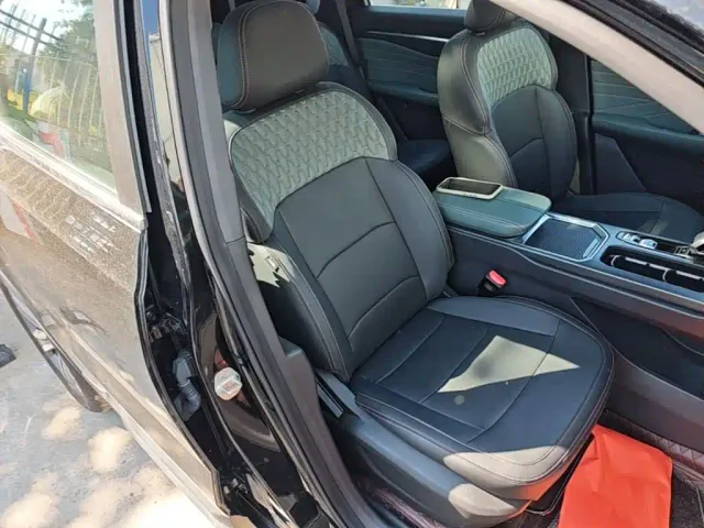 Geely Haoyue L — Фото автомобиля 24