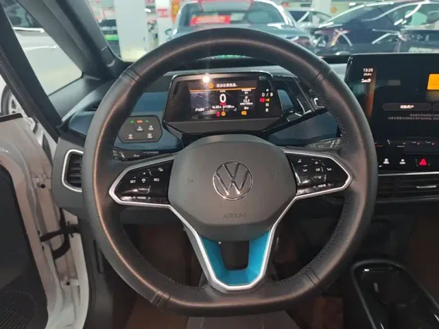 Volkswagen ID.3 — Фото автомобиля 10