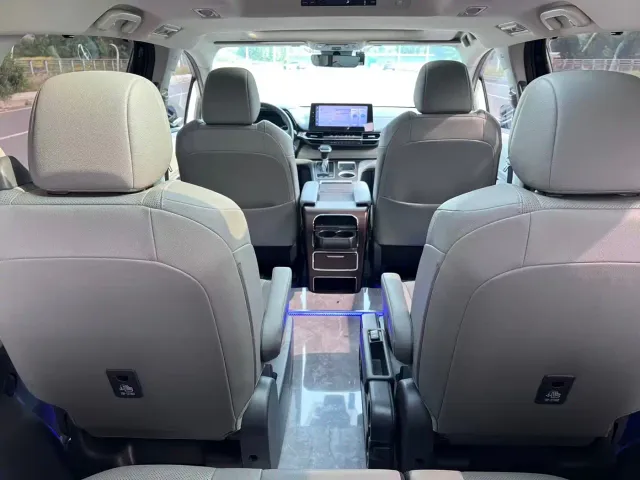Toyota Granvia — Фото автомобиля 13