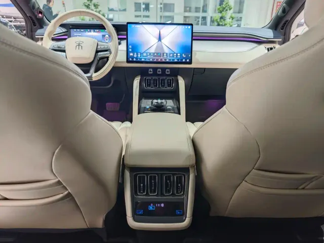 BYD Song L EV — Фото автомобиля 12
