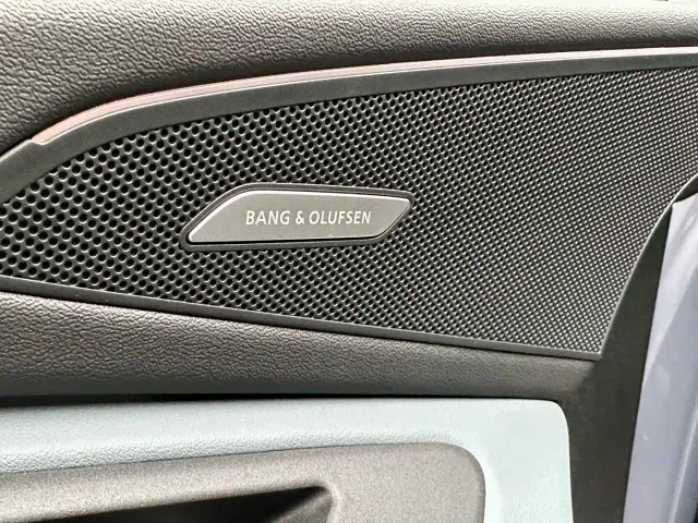Audi Q6L e-tron — Фото автомобиля 12
