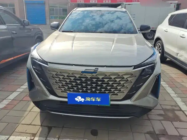 Changan Oshan Z6 EV — Фото автомобиля 2