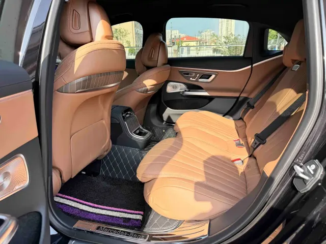 Mercedes-Benz E-Class — Фото автомобиля 7