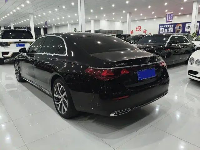 Mercedes-Benz E-Class — Фото автомобиля 6