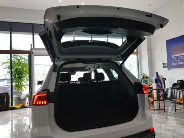 Chery Tiggo 8 PRO EV — Фото автомобиля 18