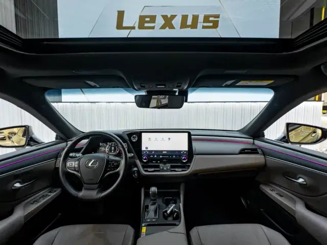 Lexus ES — Фото автомобиля 14