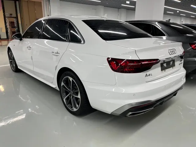 Audi A4L — Фото автомобиля 14