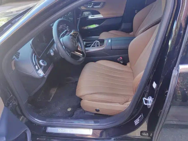 Mercedes-Benz E-Class — Фото автомобиля 9