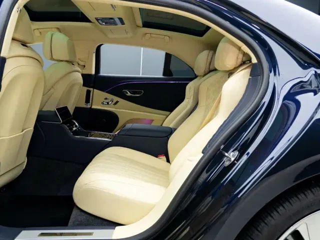 Bentley Flying Spur — Фото автомобиля 13