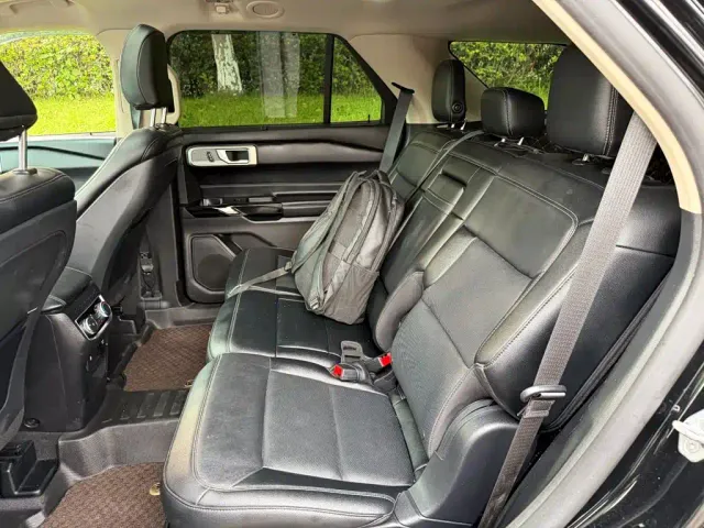 Ford Explorer — Фото автомобиля 12