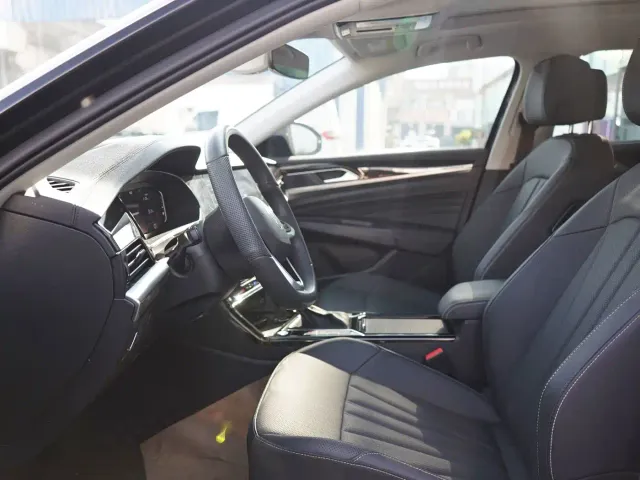 Volkswagen Passat — Фото автомобиля 8