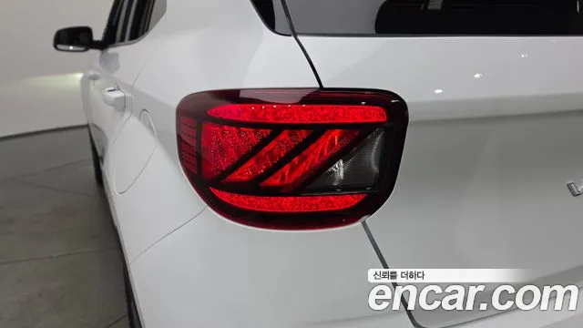 Hyundai Venue — Фото автомобиля 23