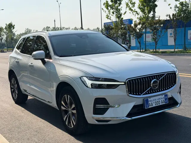 Volvo XC60 — Фото автомобиля 3