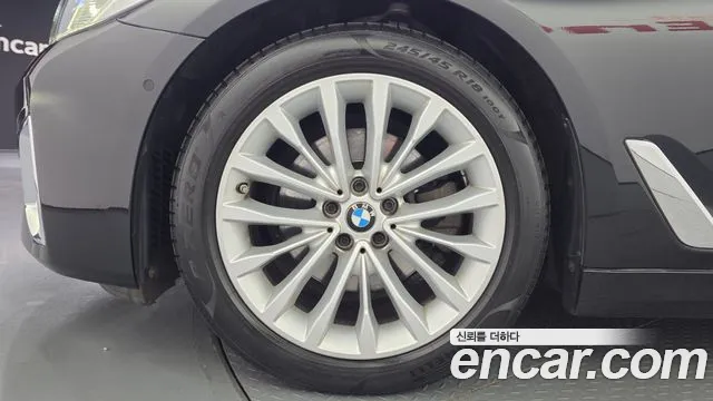 BMW 5-Series — Фото автомобиля 5