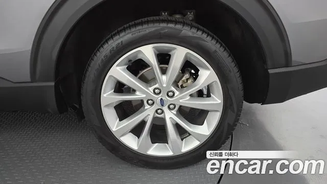 Ford Explorer Explorer 6 поколение 3.0 Platinum 4WD — Фото автомобиля 20