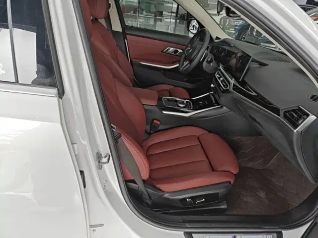 BMW 3 Series — Фото автомобиля 24