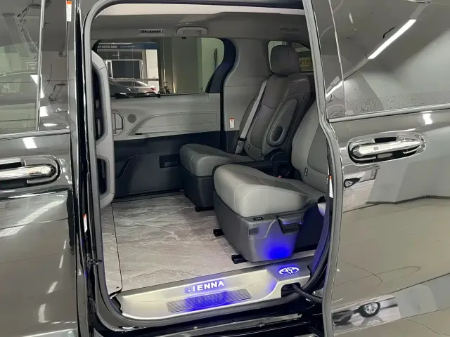 Toyota Granvia — Фото автомобиля 11