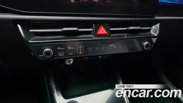 Kia Niro — Фото автомобиля 23