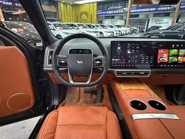 Li Auto L7 — Фото автомобиля 9