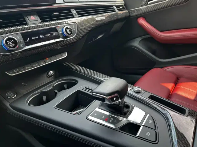 Audi A4L — Фото автомобиля 16