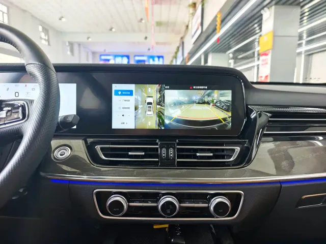 Hongqi HS5 — Фото автомобиля 9