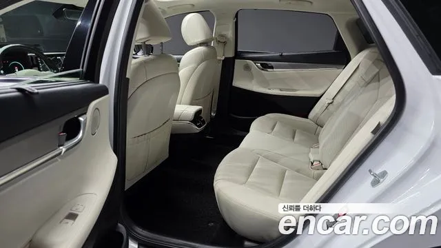 Hyundai Grandeur New — Фото автомобиля 12
