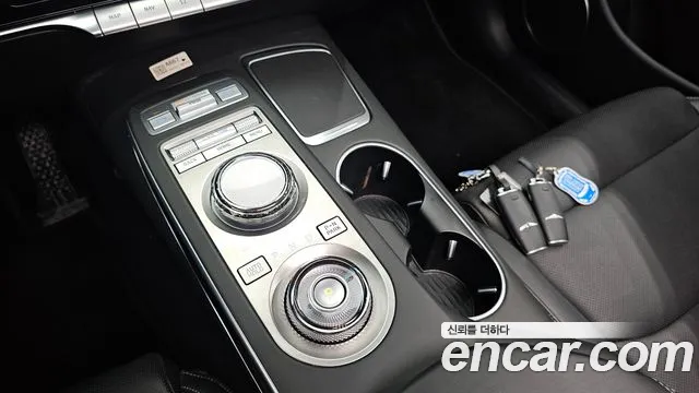 Genesis GV70 2.5T Бензин AWD — Фото автомобиля 8
