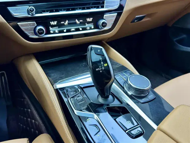 BMW 6 Series Gran Turismo — Фото автомобиля 14