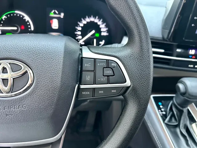 Toyota Sienna — Фото автомобиля 16