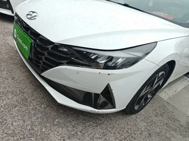 Hyundai Elantra — Фото автомобиля 23