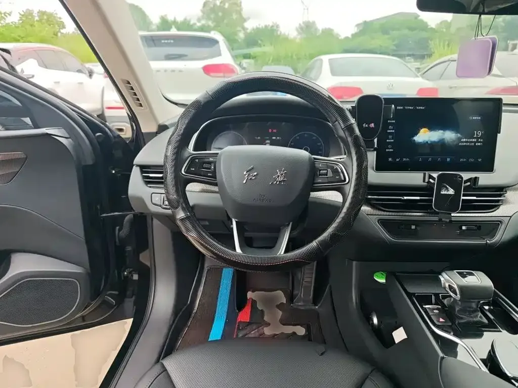 Hongqi Hongqi E-QM5 2022 431km Charging Enjoyment Edition — Фото автомобиля 11