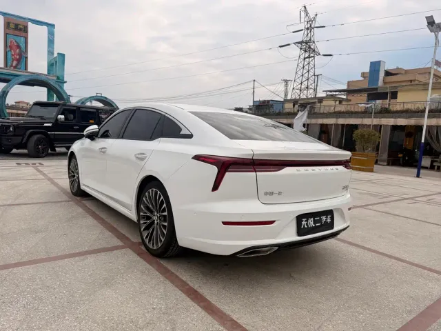 Bestune B70 — Фото автомобиля 15