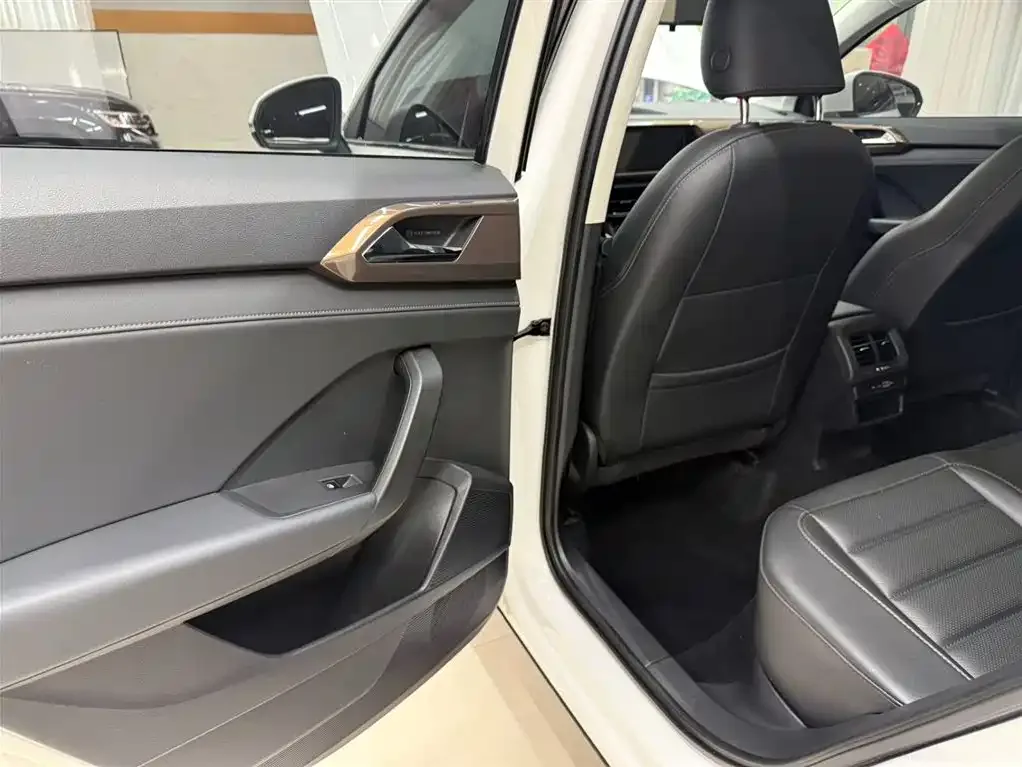 Volkswagen Tharu 2022 280TSI FWD Luxury Edition — Фото автомобиля 17