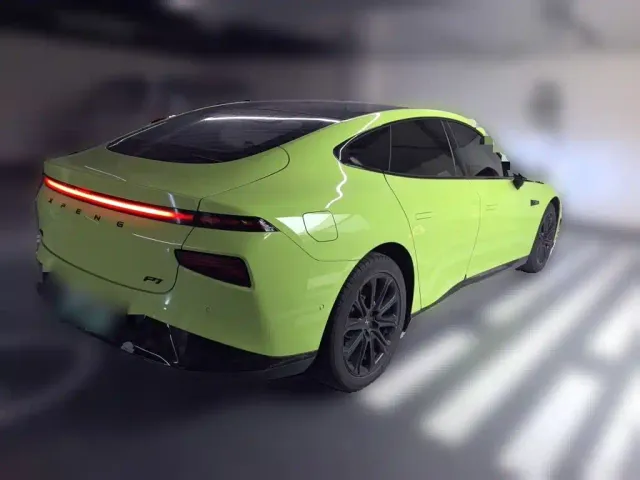 Xpeng P7 — Фото автомобиля 6