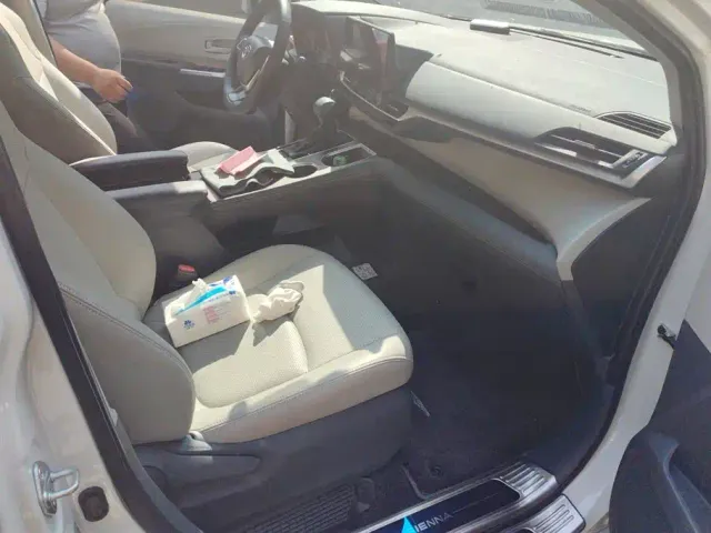 Toyota Sienna — Фото автомобиля 8
