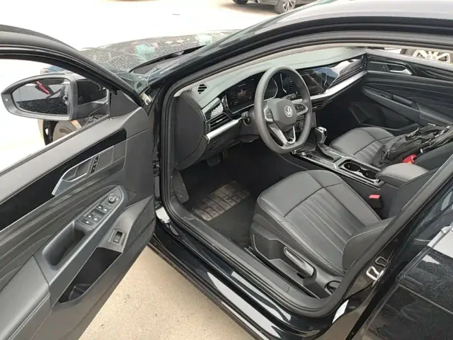 Volkswagen Passat — Фото автомобиля 15