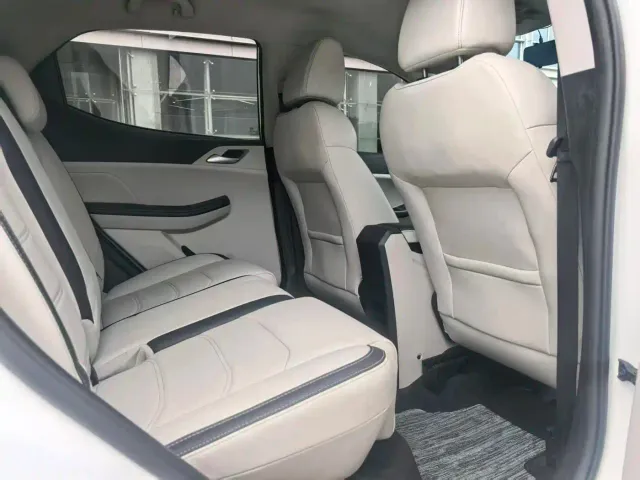 BYD Yuan Pro — Фото автомобиля 12