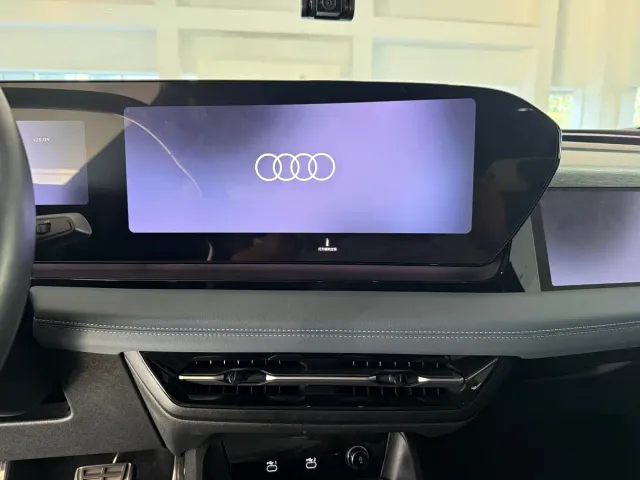 Audi Audi Q6L Sportback e-tron 2025 Pioneer Navigation Edition — Фото автомобиля 13