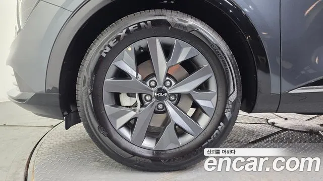 Kia Sportage Sportage 5-е поколение Бензин 1.6 турбо 2WD — Фото автомобиля 5