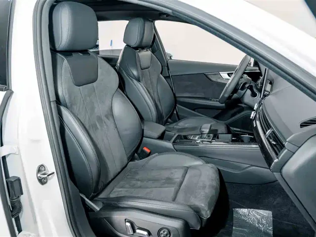 Audi A4L — Фото автомобиля 20