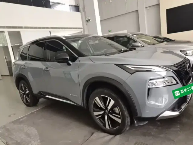 Nissan X-Trail — Фото автомобиля 3